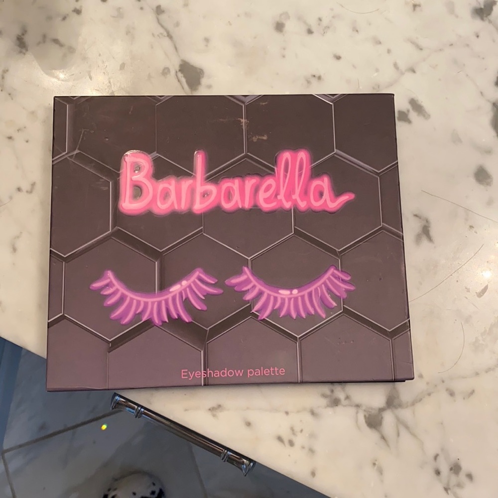 beebeauty london barbarella eyeshadow pallette